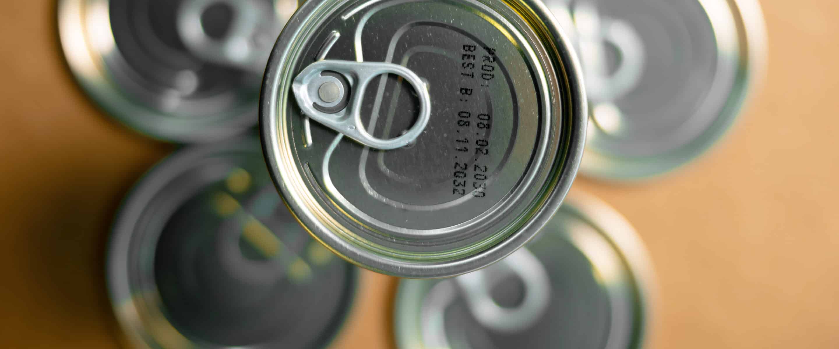 Metalldosen mit Datums- und Chargenkennzeichnung