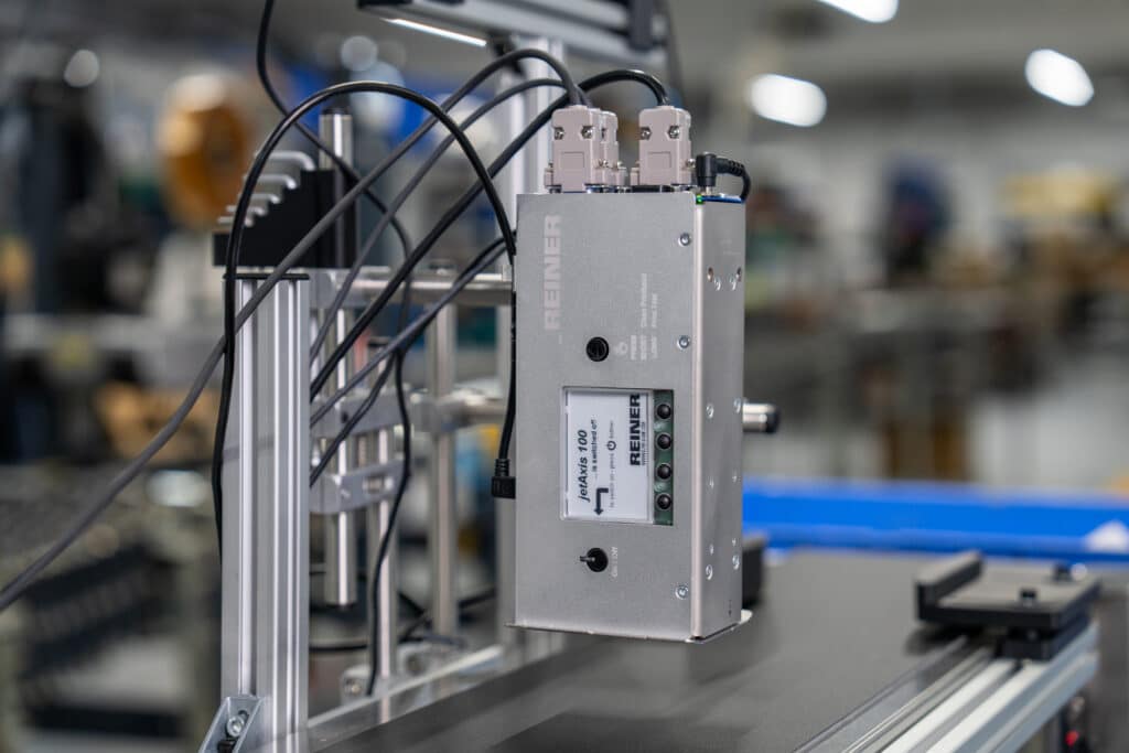 REINER jetAxis 100 in an automated system