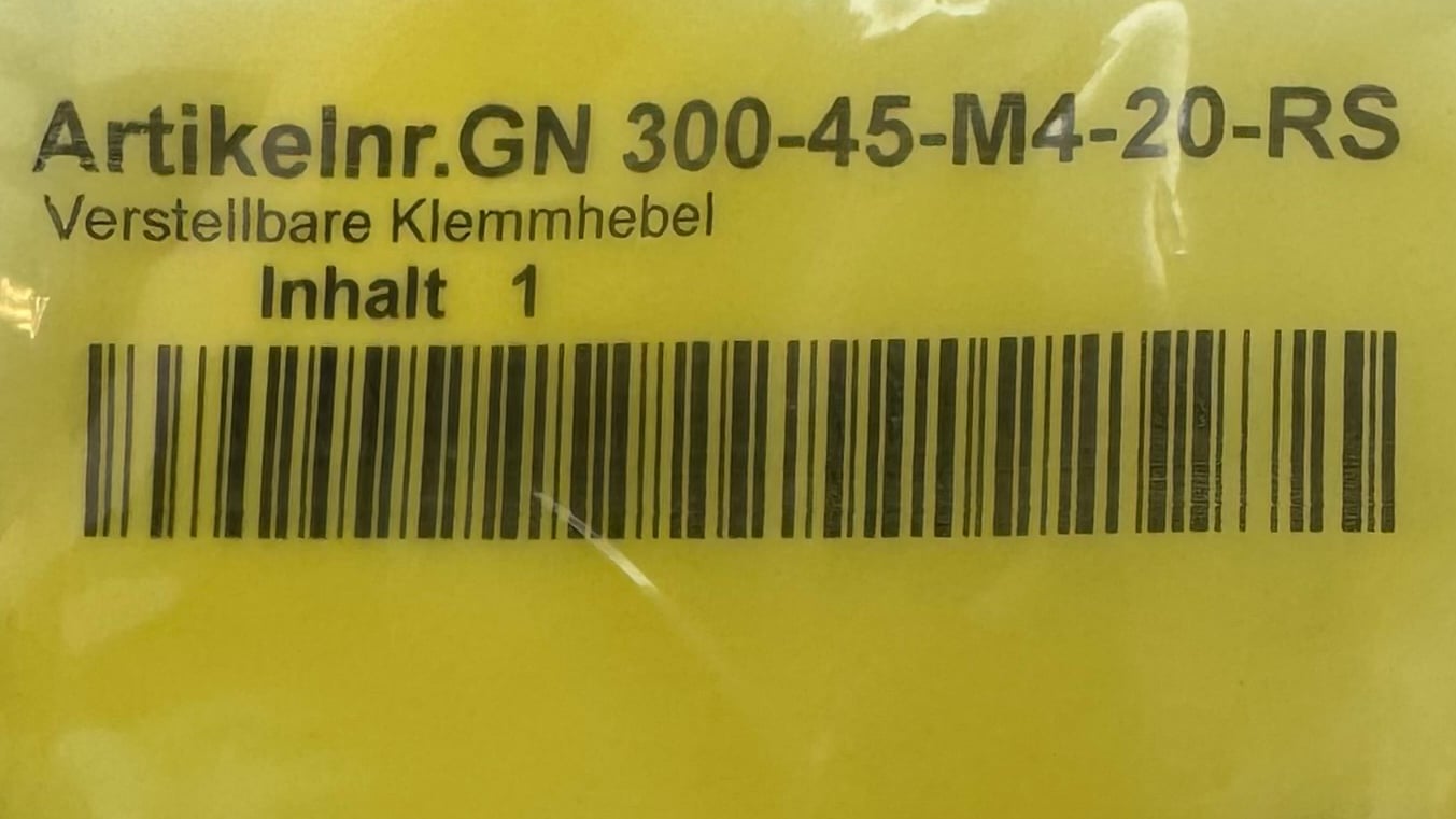 Barcode und Artikelnummer auf gelber Verpackungsfolie