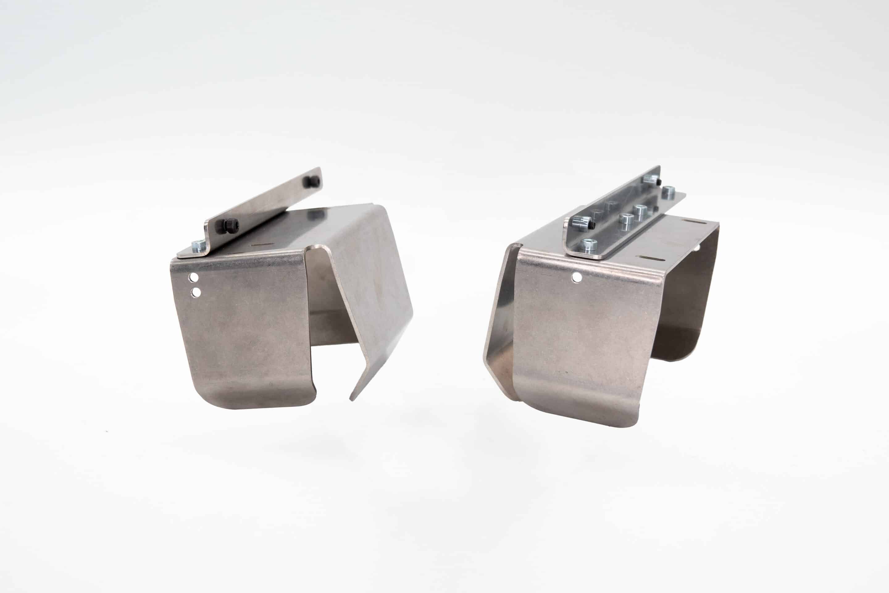 Dos soportes metálicos para el REINER jetStamp 1025